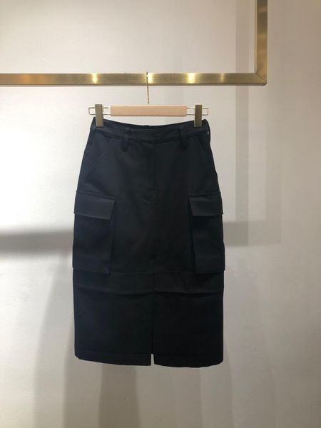 

2019 new ladies fashion solid color tooling large pocket skirt 1127, Black