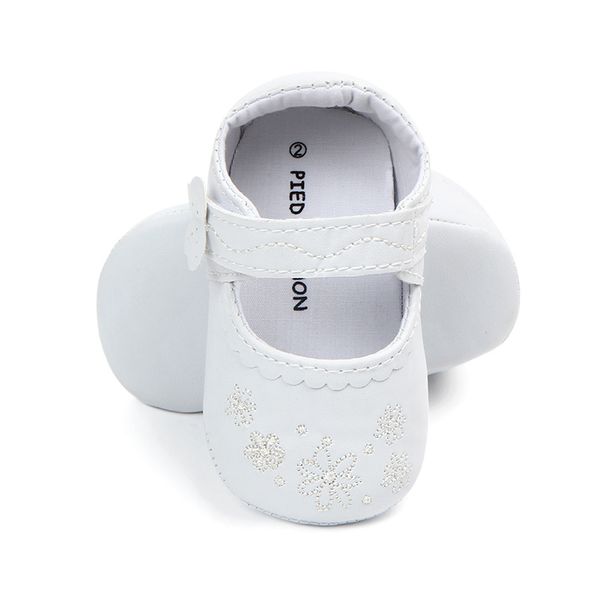 

white lovely newborn baby girl kids prewalker soft soled anti-slip shoes princess crib mary jane baby flower embroidery shoes