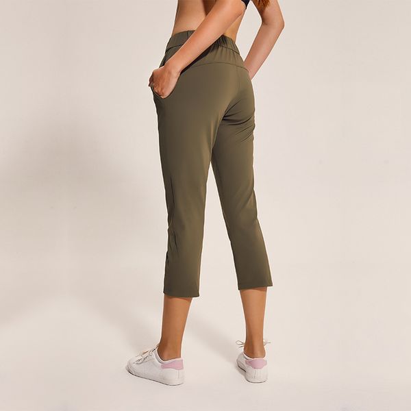 

nwt women outside pockets gym capris 4 way stretch fabric boot cut casual crop sports yoga leggings with wide leg leggings, White;red