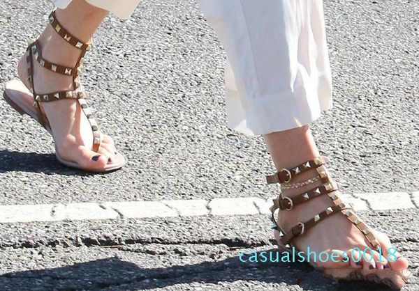 

zapatos mujer color rivets spiked gladiator flat sandals stones studded flip sandal big size designer women shoes summer c18, Black