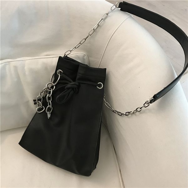 

мода цепи ведро сумка женская crossbody сумки черный искусственная кожа женский плечо сумка повседневная леди сумки черный bolsa