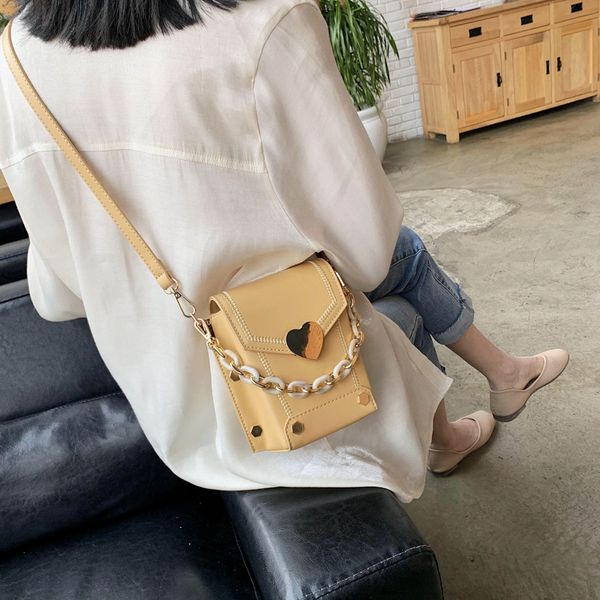 

2020 new ladies shoulder bag korean version of the mini diagonal bag clamshell fashion portable small square