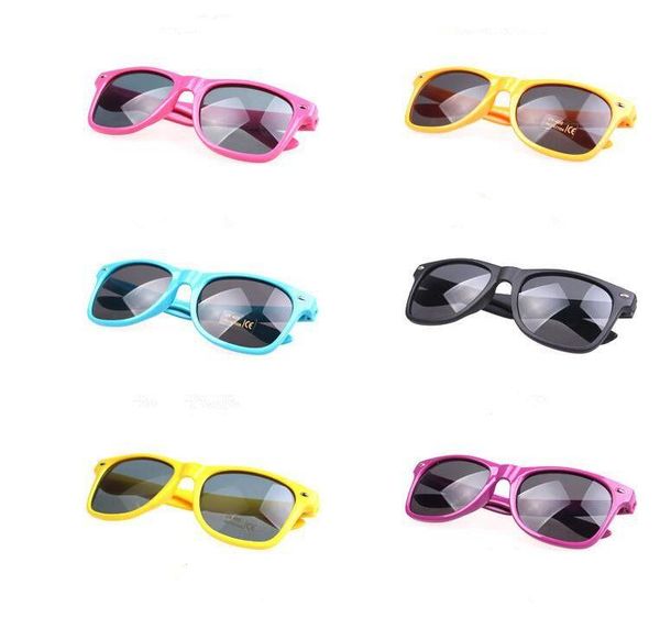 Stilvolle Mainstream-Sonnenbrille, moderne Strand-Sonnenbrille in Bonbonfarbe, Meternagel-Sonnenbrille, modische Vollformat-Unisex-Retro-Brille TLZYQ1051