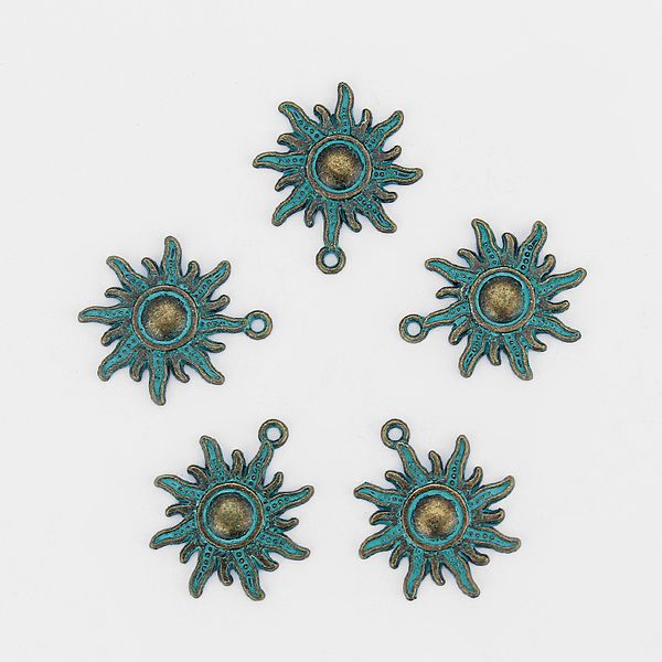

10pcs antique bronze verdigris patina sun charms pendant for bracelet necklace jewelry making findings 28*25mm, Silver