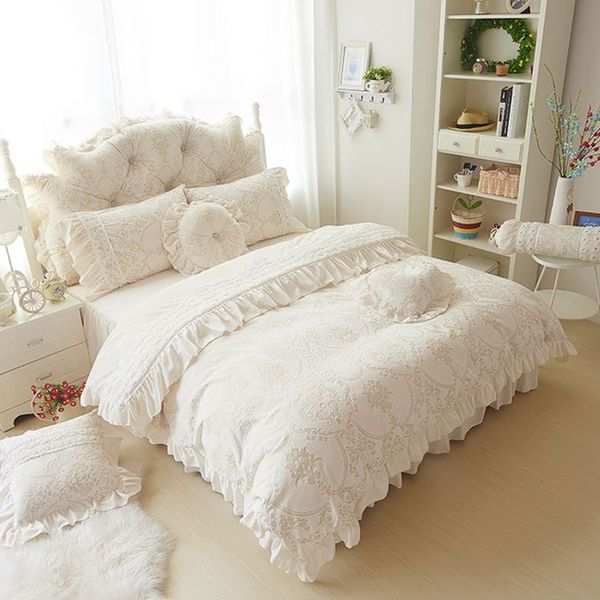 

4/6pcs princess style velvet bedding sets cotton warm bed linens full  king lace flower duvet cover+bedskirt+pillowcases