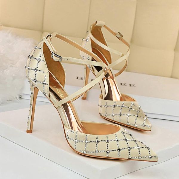 

европейский и американский стиль hollow высокий каблук стилет каблук сатин мелкий рот указал горный хрусталь полый крест ремень sandal, Black