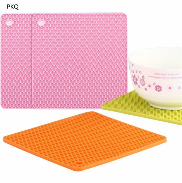 

18.2*18.2cm 6mm thickness tableware pad waterproof heat insulation non-slip placemat soft grade silica gel