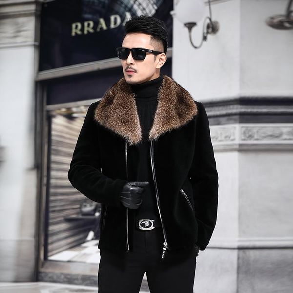 

2018 a new fur leather fur suit, male sheep shearing, men's coat short, big raccoon hair collar p830, Black