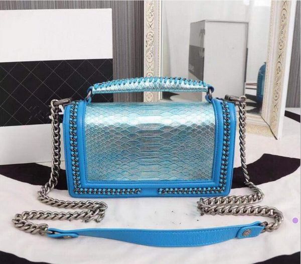 

Двухклапанная CF Размер 25, модель 67086 Vintage бежевых овчин Черных стеганые кожаного Переиздание Классического Limited двухклапанная сумка на ремень