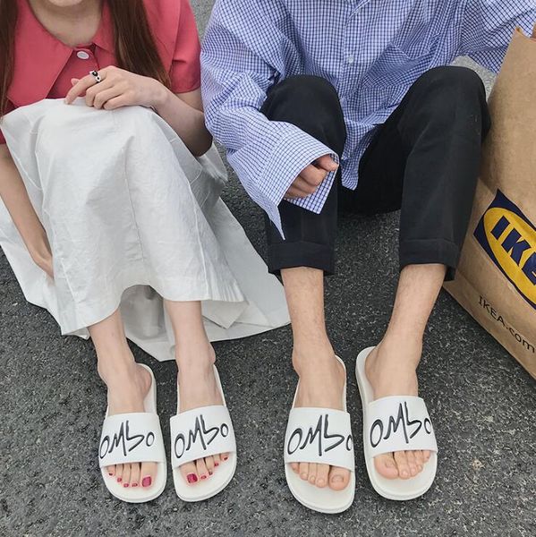

2019 couple trend designer slippers brand wear resistant non-slip slippers men and women bathroom beach vacation student slippers, Black