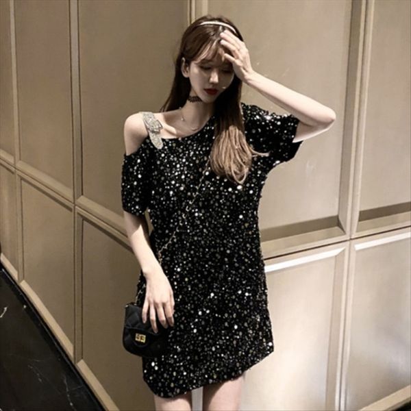 

с коротким рукавом характеристических нерегулярных т-рубашками женского коварным миди свободных конструкциями верхней модного характера нере, White