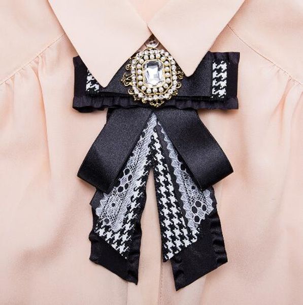 

2018 fashion europe and america luxury designer pins brooches gold plated latter brooches pins for men women for party 6123, Gray