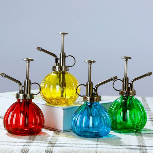 

красота и парикмахерское опрыскивание чайника грима наполнения чайника поливы и мытье автомобиля распыление