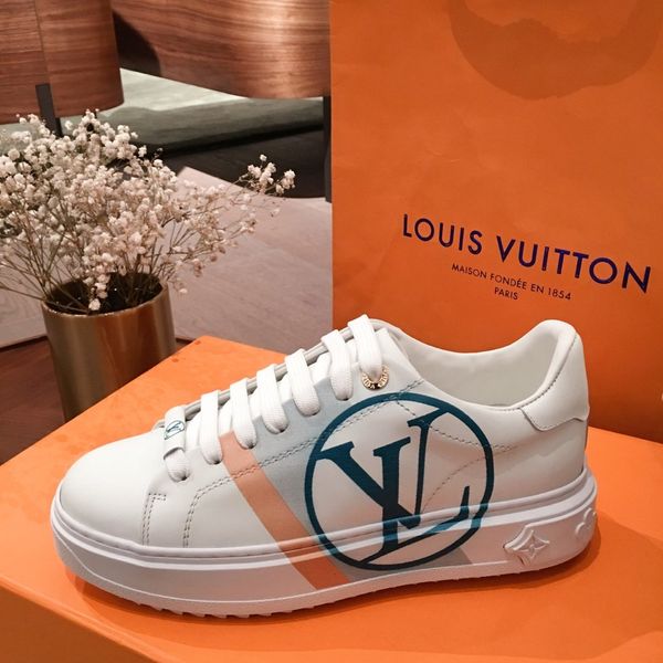 

2020 luxury design white women's leather shoes women casual shoes black gold red fashion comfortable flat shoes size 35-40 qaghr