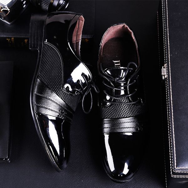 Vendita calda- scarpe per uomo scarpe in vernice per uomo coiffeur abito marrone scarpe da uomo eleganti classico zapato hombre formale rugan ayakkab