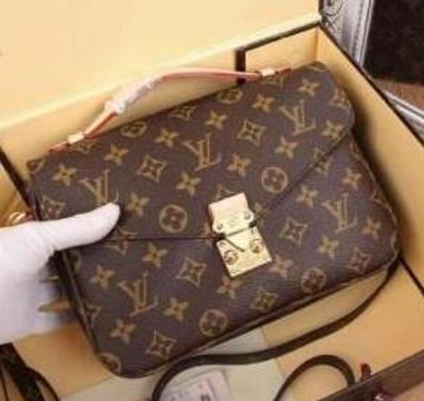 

к 2020 годђ нове лђи вион ђмки lv crossbod меок плео ђмки женин ђмка-меенджеѬ 