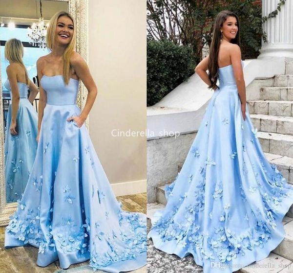 Chic Strapless Sky Blue Prom Vestidos 2019 borboleta apliques vestidos de formatura com bolsos de cetim vestido de baile de formatura