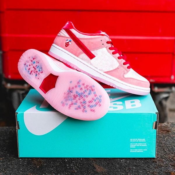 

naf1sb 2020 outdoor shoes ct2552-800 strangelove x sb dunk low pink chaussures running shoes women mens designer trainers sneakers