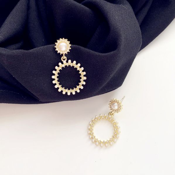 

2020 new arrival s925 silver needle korea dongdaemun micro inlaid pearl circle earrings temperament wild earring ear clip