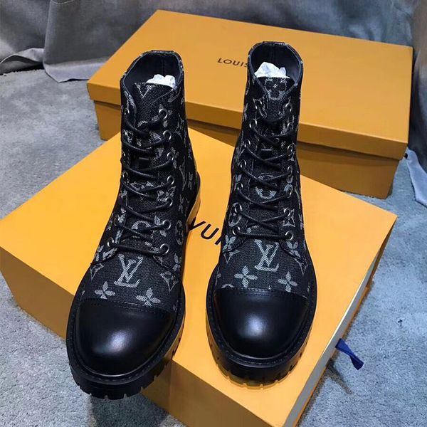 

2019 fashion flat boots women waterproof patent leather motorcycle boots lace-up martin boots cool shoes size 35-41
