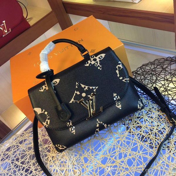 

l-v-128 damier capucines dauphine luggage twist wave vavin petite boite chapeau casual shoes fashion travel party luxury, Black;white