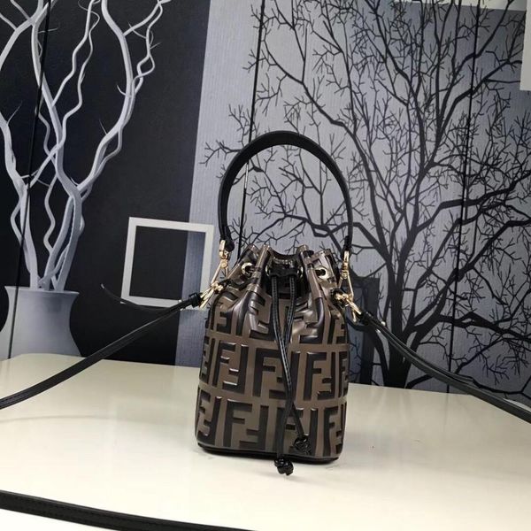 

Mini de igner bag bucket ff brand luxury handbag fa hion f pur e bag mini bucket bag leather embo ed ize 12 x18 x10cm