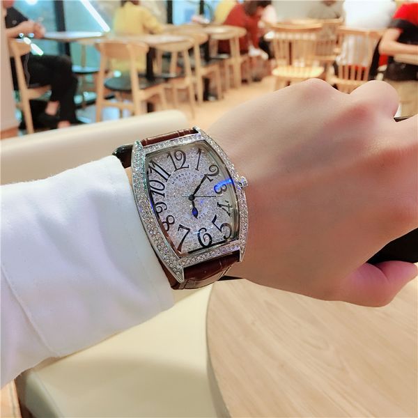 

2019 full diamond barrel wine watch quartz shape fm new star full selling couple waterproof watch voosw, Slivery;brown