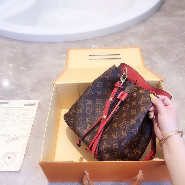 

2019 Новый список Горячий любимый элемент женщин плеча сумки моды Безупречная воло