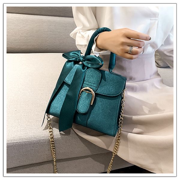

2020 new ladies shoulder bag fashion diagonal bag handbag velvet female bow handbag