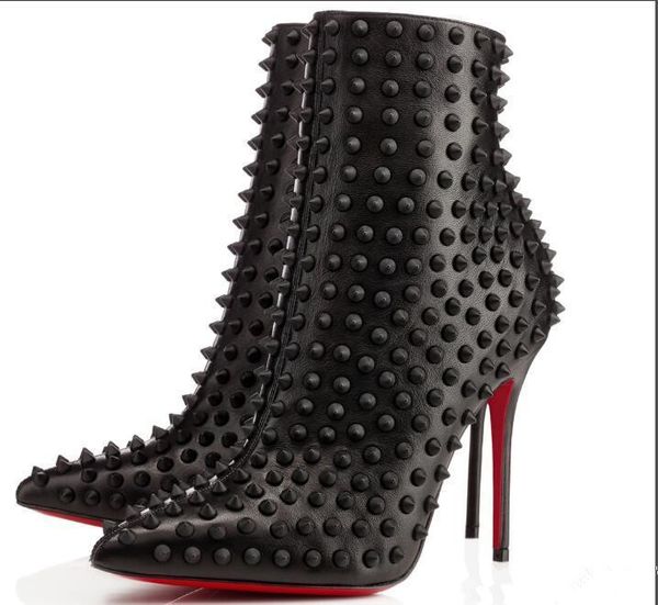 

2020Top Качество Женщины Высокие каблуки Toe Peep Остроконечные пят насосы партии Свадебная обувь Lady стилет каблук Патентный насос Кожа Заклепки Semelle R