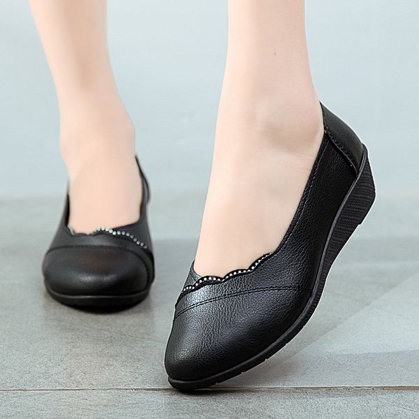 

2019 new arrival shoes woman genuine leather women flats slip on women's loafers female moccasins shoe plus size 35-40, Black