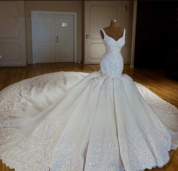 

2020 luxury mermaid wedding dresses v neck with chapel train lace appliques castle vintage wedding gowns sequined vestido de novia, White