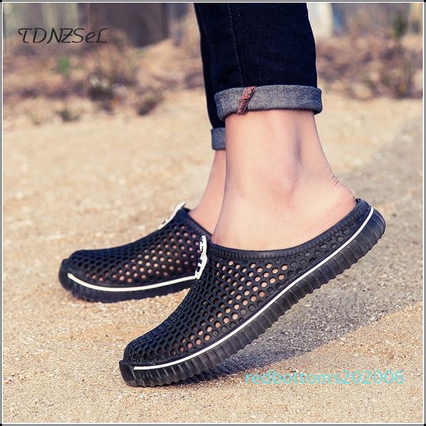 

2020 men women sandals solid color hole shoes couple crocse sandalias zapatos de hombre sandles beach slippers r06, Black