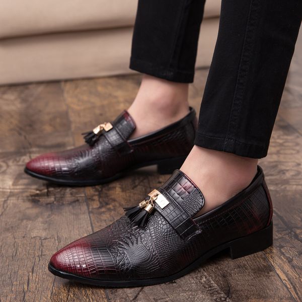 

selling casual shoes men anti slip slip on flats footwear comfortable men shoe good quality fashion shoes, Black