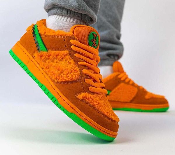 

2020 new grateful dead x sb dunk low orange bear running shoes ceramic green spark upper suede skateboarding shoes sports sneakers