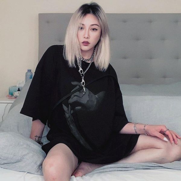 

tide brand designer men luxury early autumn new kanye kanye magic hand foam printing hip-hop high street short-sleeved t-shirt one piece who, White;black