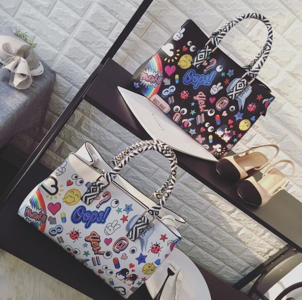 

2020 wholesale women shipping bags graffiti handbags oversize totes shoulder bags