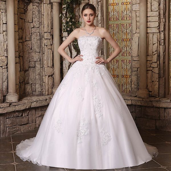 

2019 new dubai elegant a-line wedding dresses strapless lace appliques beaded vestios de novia princess bridal gowns with buttons, White