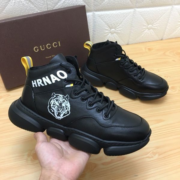 

2020 chain response luxury designer shoes men's thick sneakers black white rubber leather fashion boy casual shoes dfg
