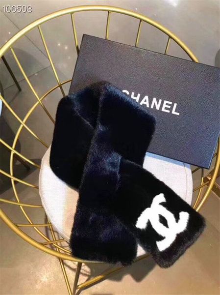 

2020 autumn and winter milan show model launched mink hair compact scarf at the end of the year, Blue;gray