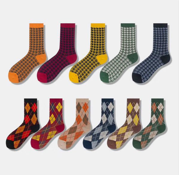 

new arrival retro socks women street designer socks with geometric womens athletic autumn running fashion breathable in tube socks 17 colors, Black;white