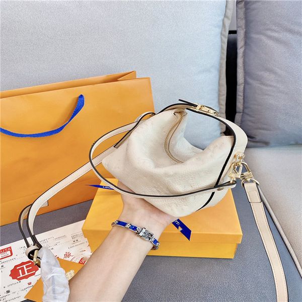 

luxury shoulder bag designed by senior designer can be used as straddle bag and handbag, with large capacity and high size 16 * 14 gift box