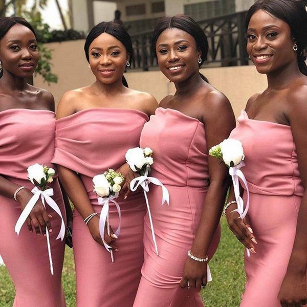 Dusty Pink Etui-Brautjungfernkleider für die Hochzeit Sexy schulterfreies Satin-Brautjungfernkleid für die Hochzeit Reißverschluss Afrikanisches Brautjungfernkleid