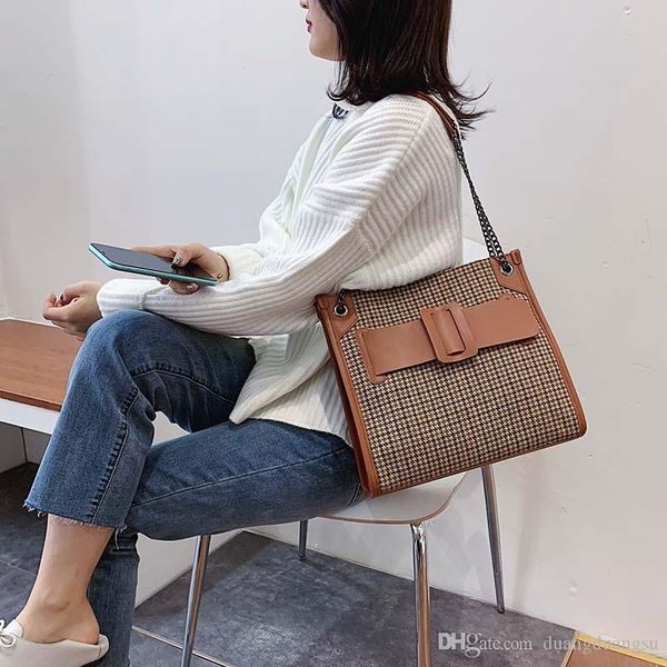 

retro one shoulder handbag 2019 new fashion large capacity atmospheric belt decoration thousand bird tweed work bag