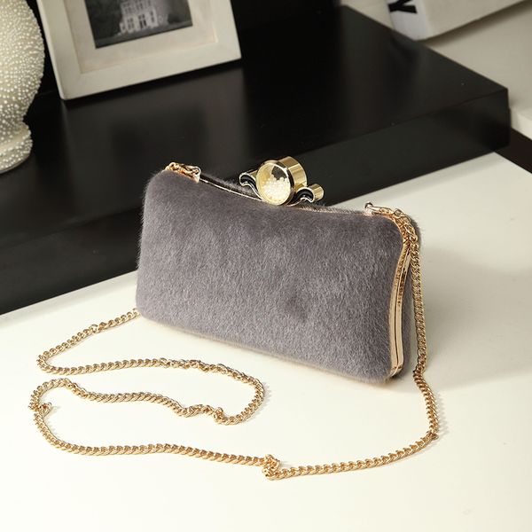 

2019 new fall women clutch evening bags with pearl and chain fashion ladies shoulder cross body bags