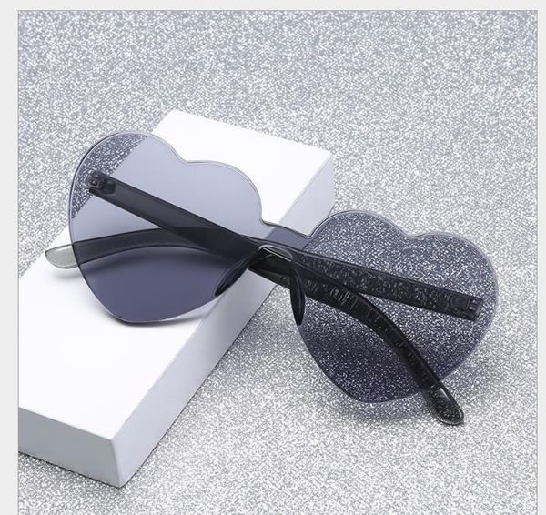 

ювелирные очки и аксессуары персиковое сердце солнцезащитные очки, White;black