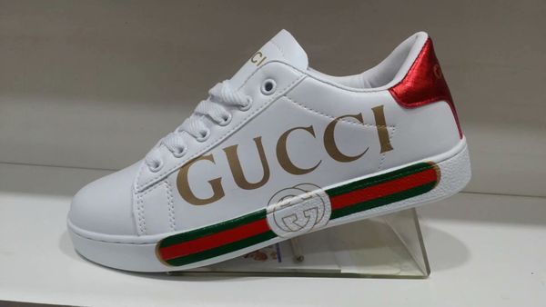 

2019 Brand Mens shoes spring autumn tide high help sneakers to help casual mens shoes white shoes leather white