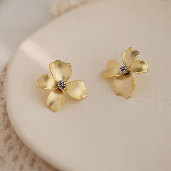 

2019 new dominated contracted fashion metal flower drop earrings women korean temperament joker fine earrings jewelry, Silver