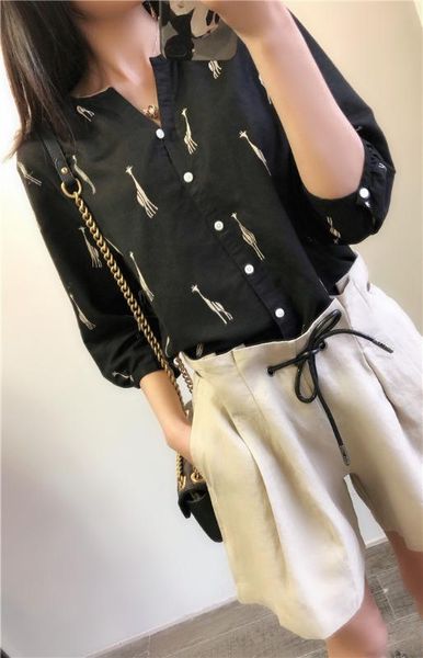 

женская рубашка 2020 весна и осень новый мультфильм шаблон был тонкий v-образным вырезом дышащие удобные свежие хлопчатобумажные рубашки, White