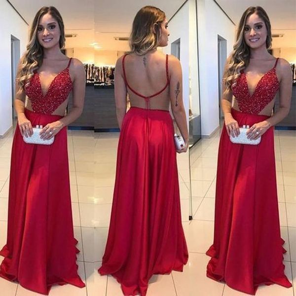 vestiti rossi con spacco